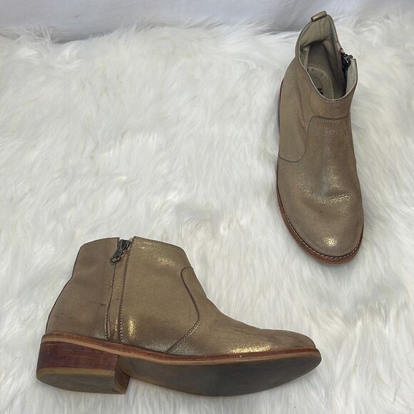 Fortress Of Inca Gold Leather Low Heel Booties Sz 7 - Picture 1 of 8